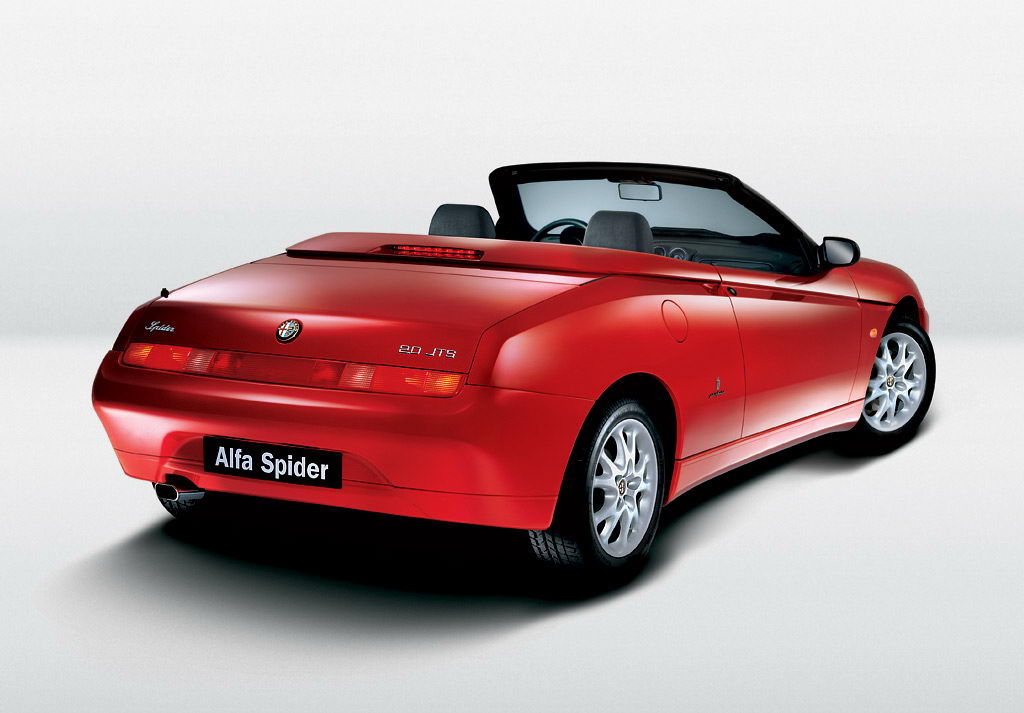 Alfa Romeo Spider 2003 002.jpg